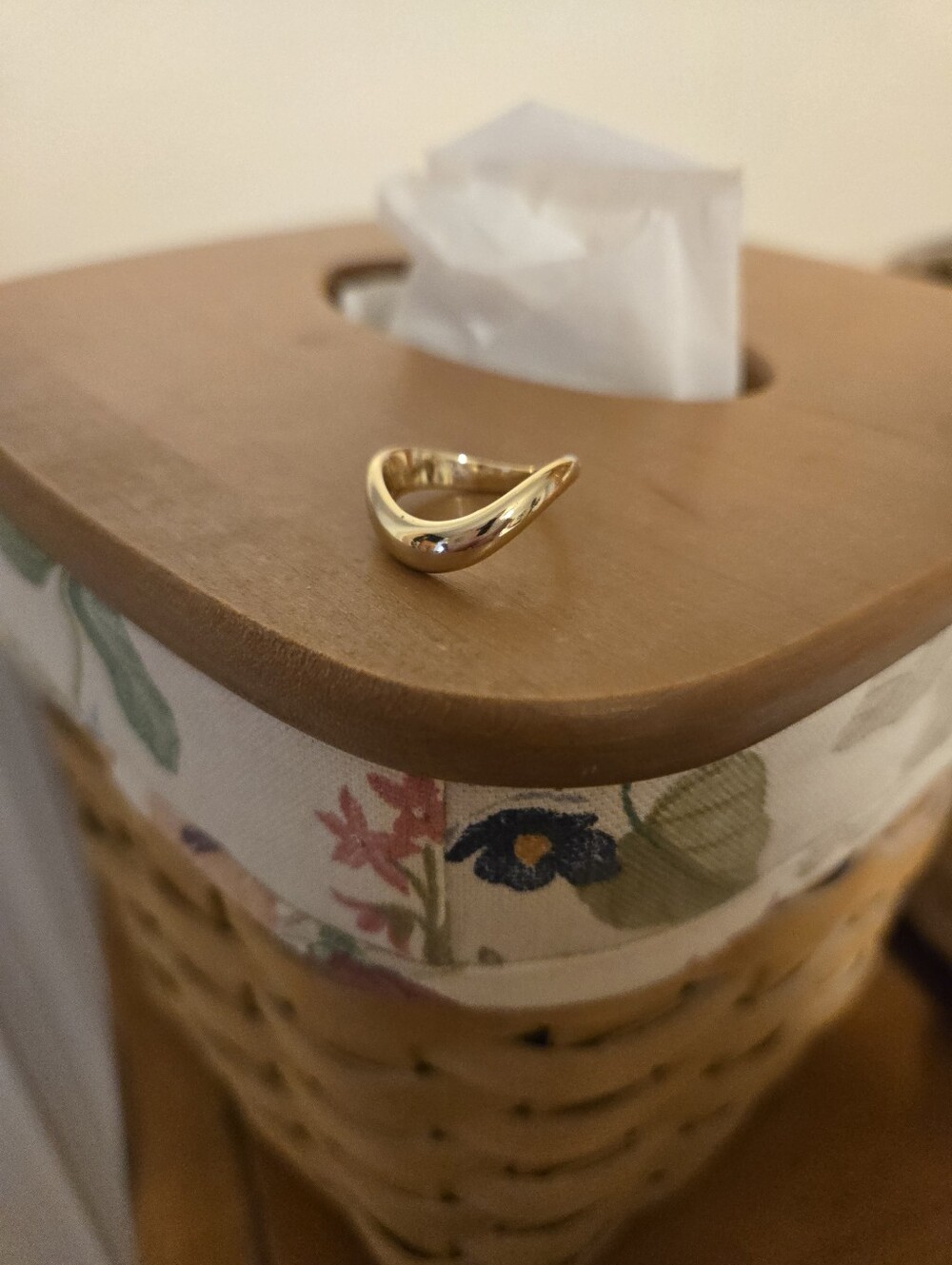 The NEW Boutique Curved Gold Band Ring